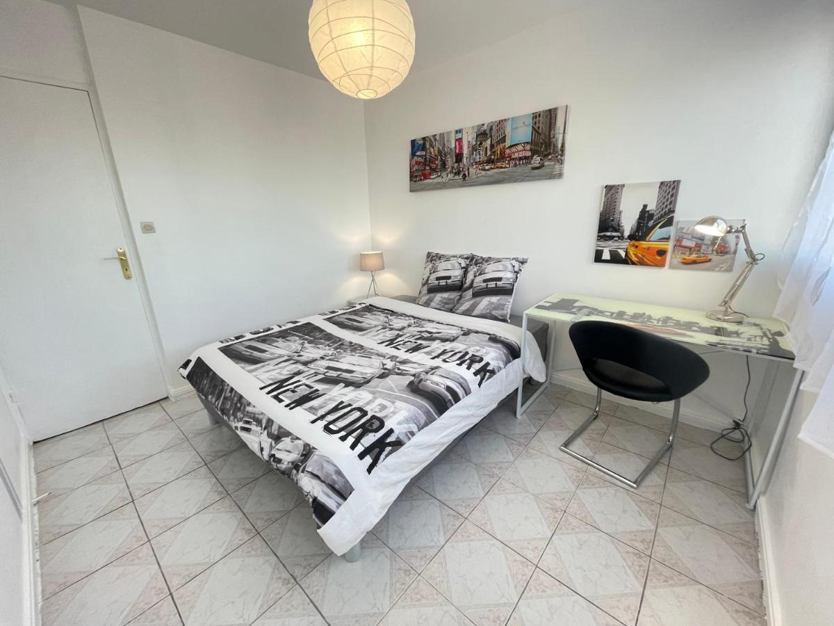 Chambre Privee En Colocation Dans Un Appartement Au Centre De Rillieux La Pape Bagian luar foto