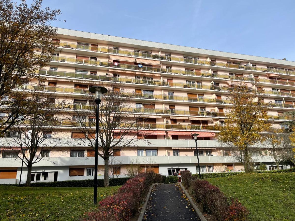 Chambre Privee En Colocation Dans Un Appartement Au Centre De Rillieux La Pape Bagian luar foto