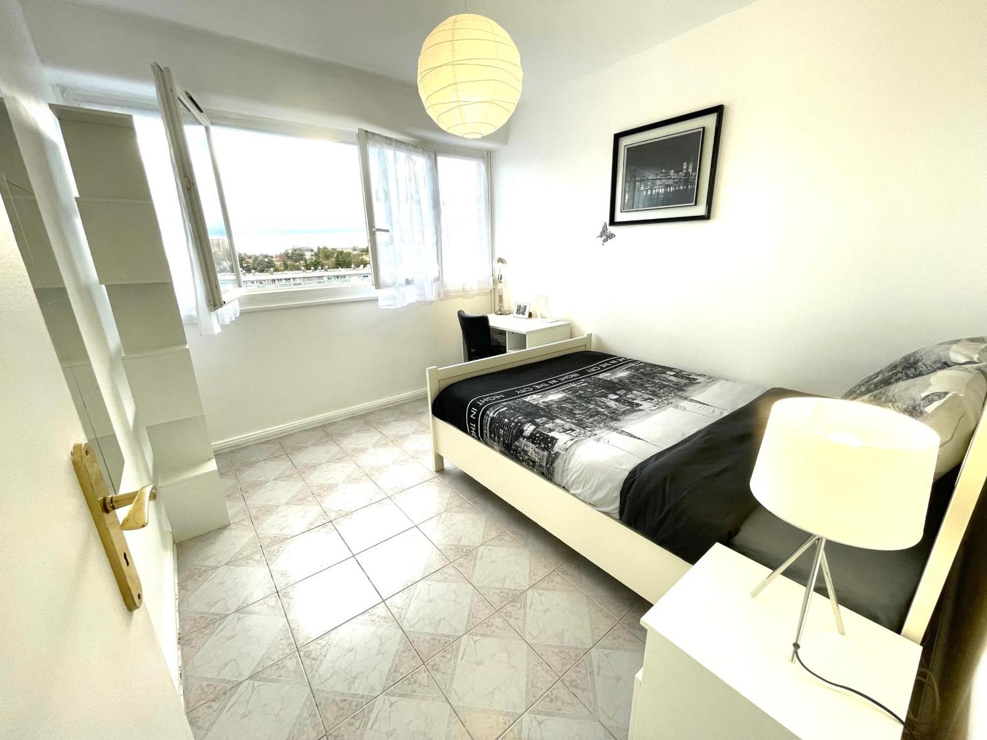 Chambre Privee En Colocation Dans Un Appartement Au Centre De Rillieux La Pape Bagian luar foto